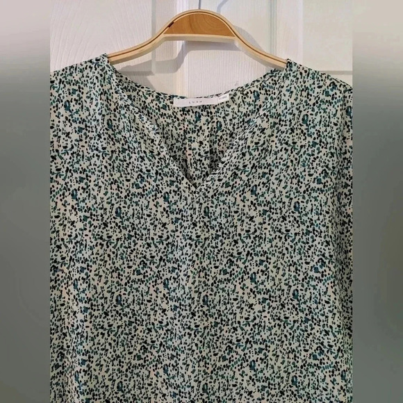 Lush Women's Short Sleeve V-neck For Print Top Green‎ Blue Cream Size XS NWOT - Picture 3 of 4